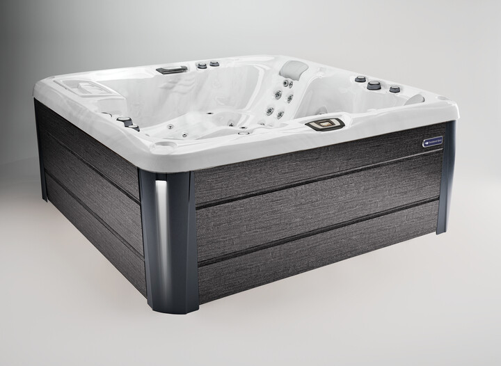 Kingston Hot tub