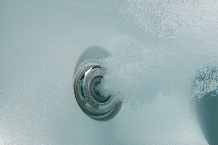 bathtub flush water