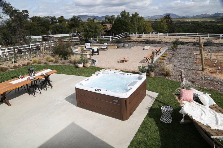 Bath Tub in the backyard of the house