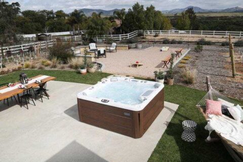 Hot tub at backyard