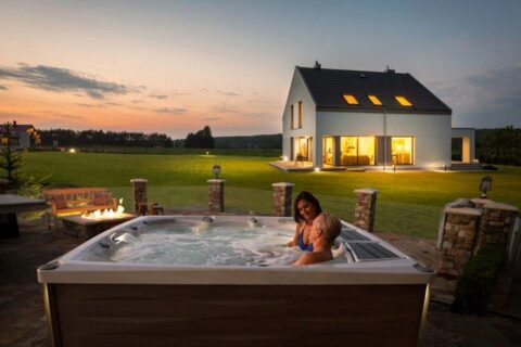 couple in bath tub